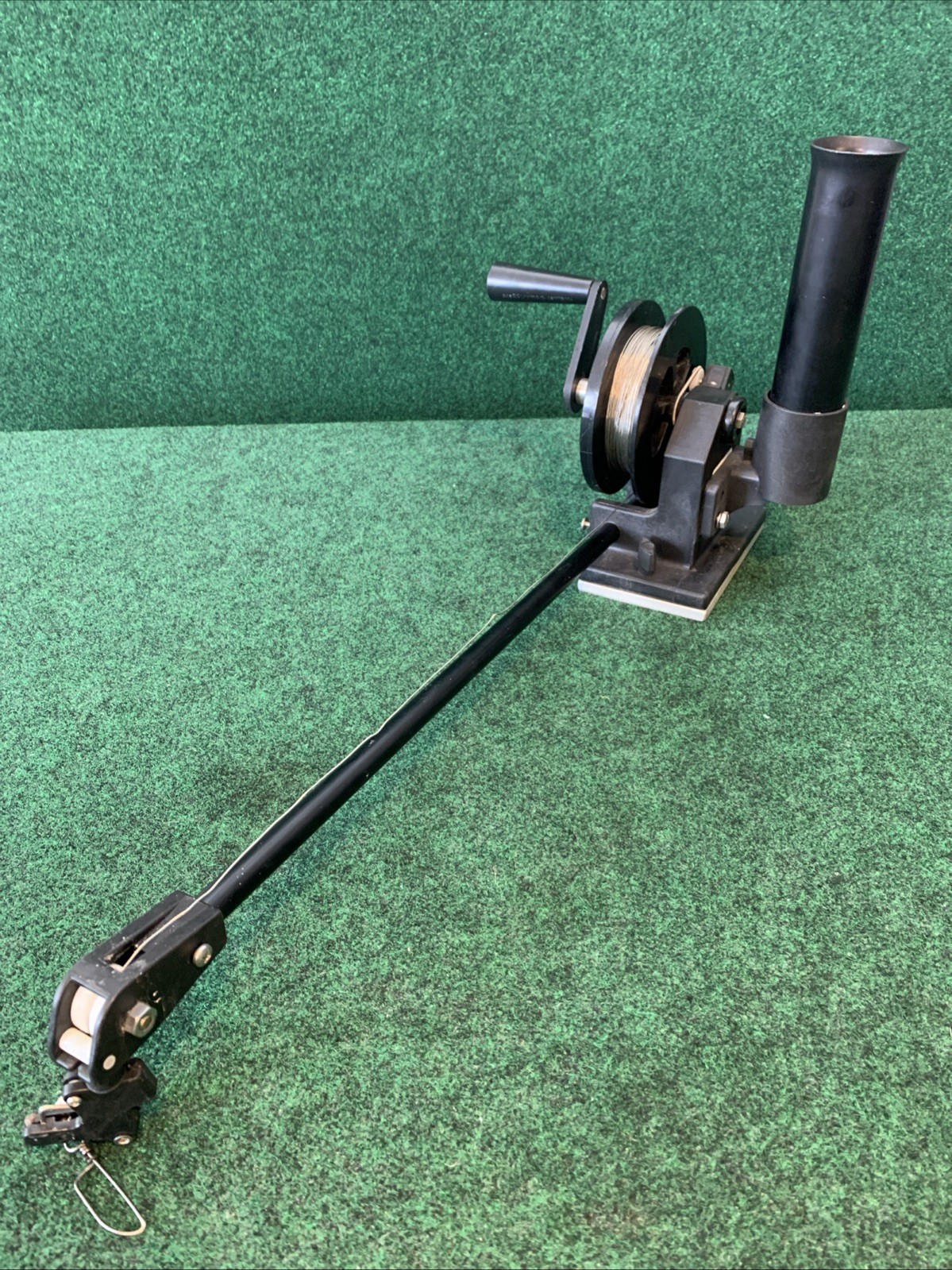 Walker DownRigger Manual Crank 20” Boom Mounting Base & Depth Counter  Nice