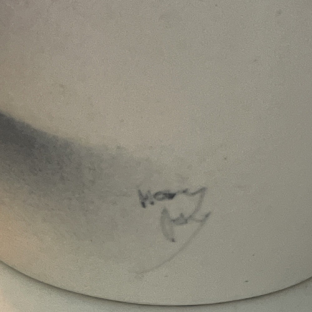 Mary Odie English Pottery 7”