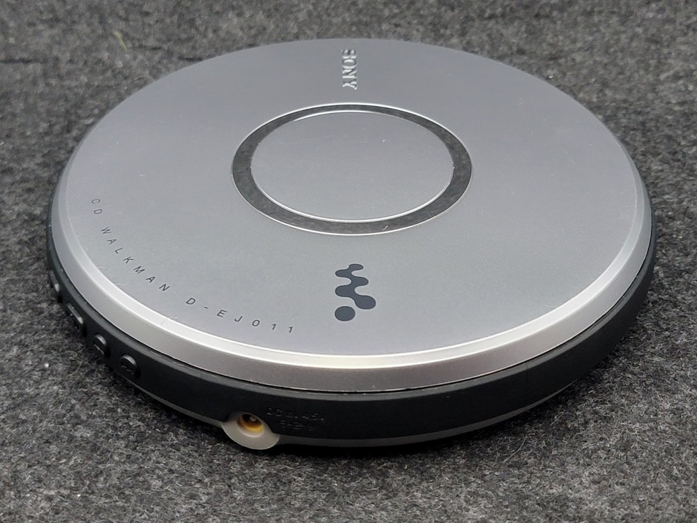 Sony D-EJ011 CD Walkman Portable CD Player Discman - Silver [Tested]