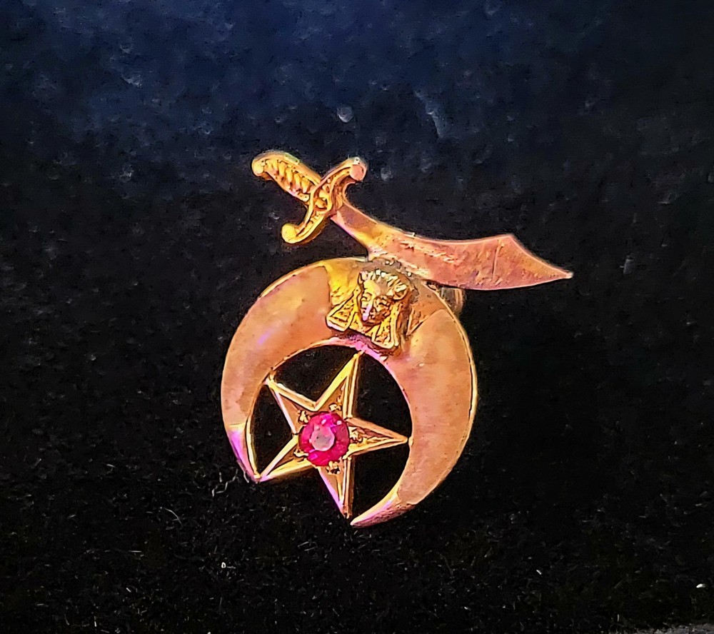 vintage 14k gold & Ruby masonic pin 10k