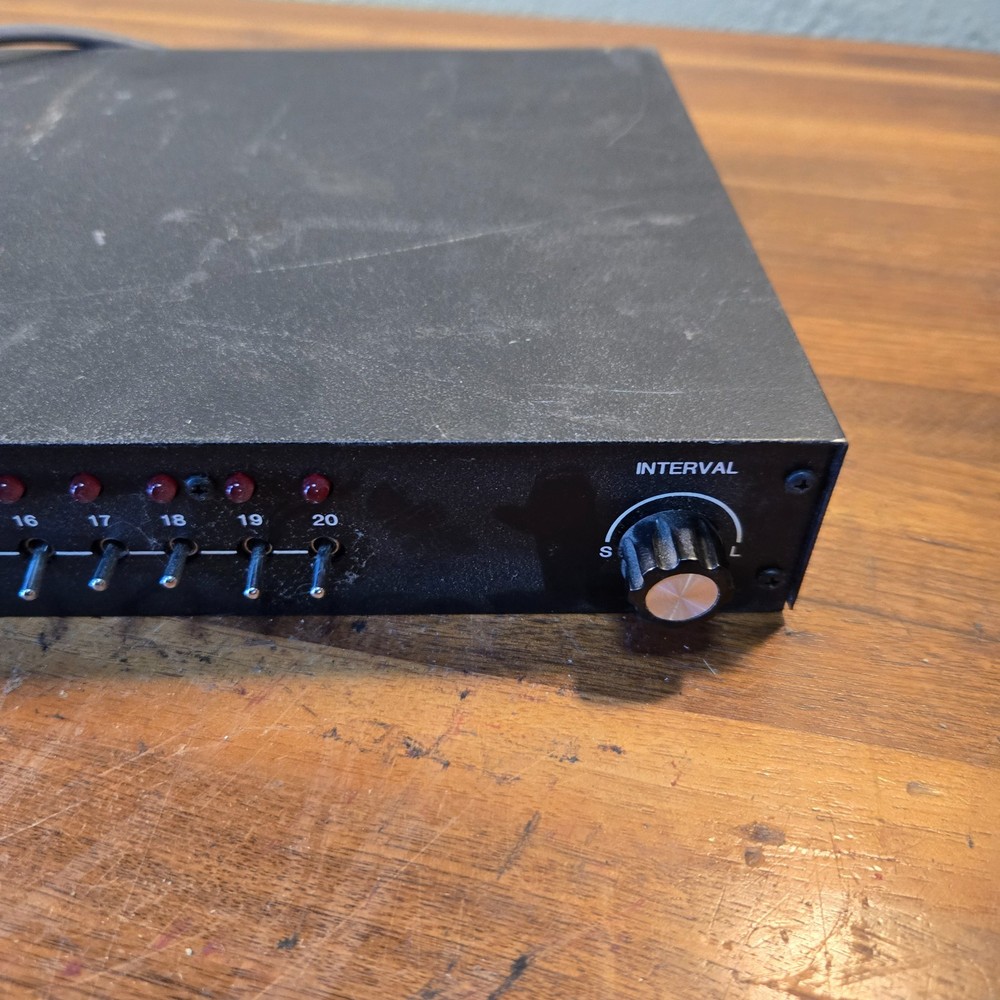 PELCO Sequential Switcher - VS520H - 20 Channels