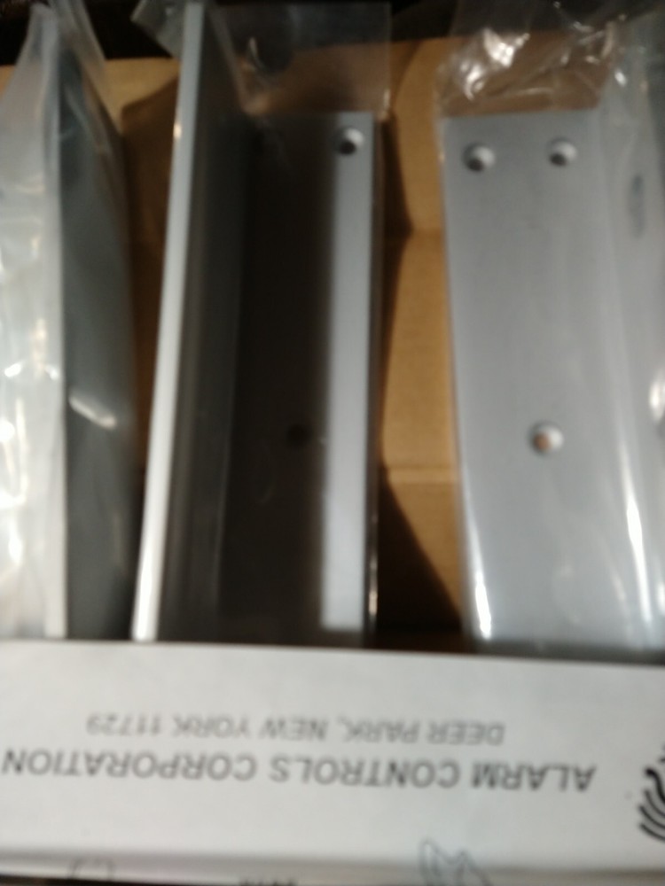 Alarm Controls AM6370- 3 piece Z bracket