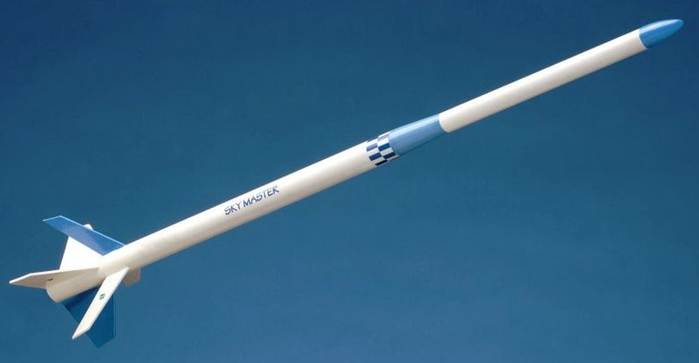 Starlight Flying Model Rocket Kit Sky Master  STR 9201