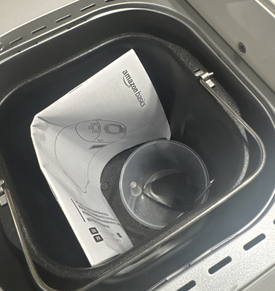 Bread maker Machine Amazon Basics 14 Setting Mode 2 Lb Bread EUC