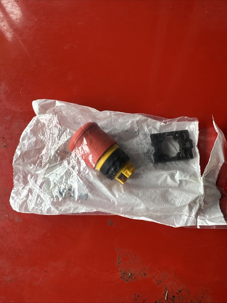 Emergency Stop Push Button Eaton M22-PVT