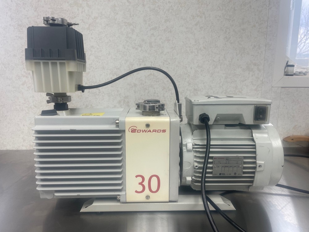 EDWARDS E2M30 DUAL STAGE ROTARY VANE VACUUM PUMP