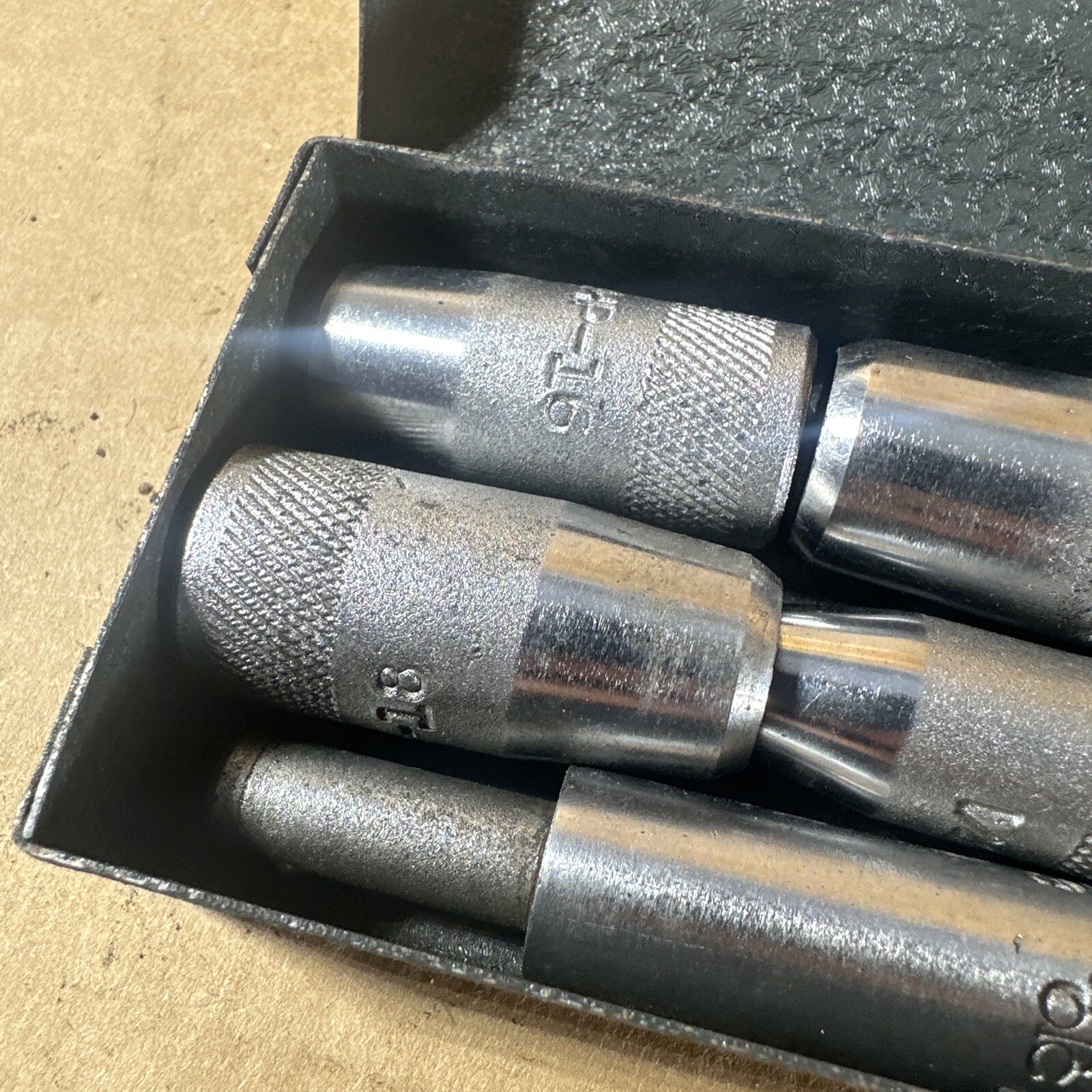 OTC Owatonna Tool No. 813 Gasket Cutting Driver Set W/ Metal Box Made in USA