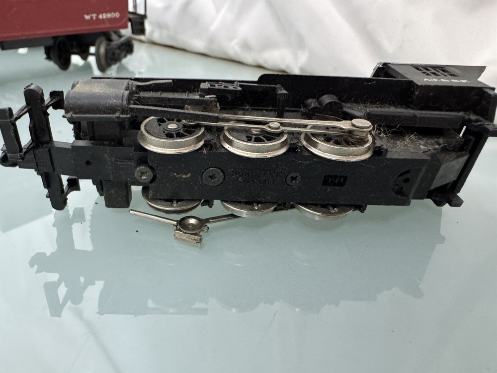 AT & SF Ho Train Engine UNTESTED