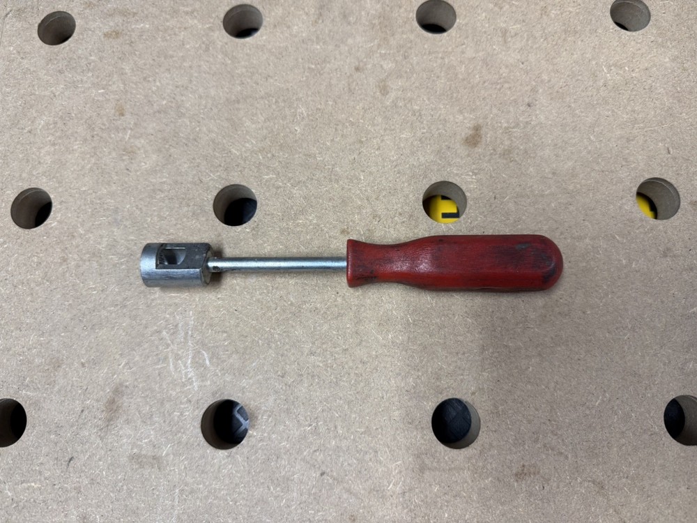 MAC Tools USA Red Bendix 15/16" Brake Spring Retainer Tool S14