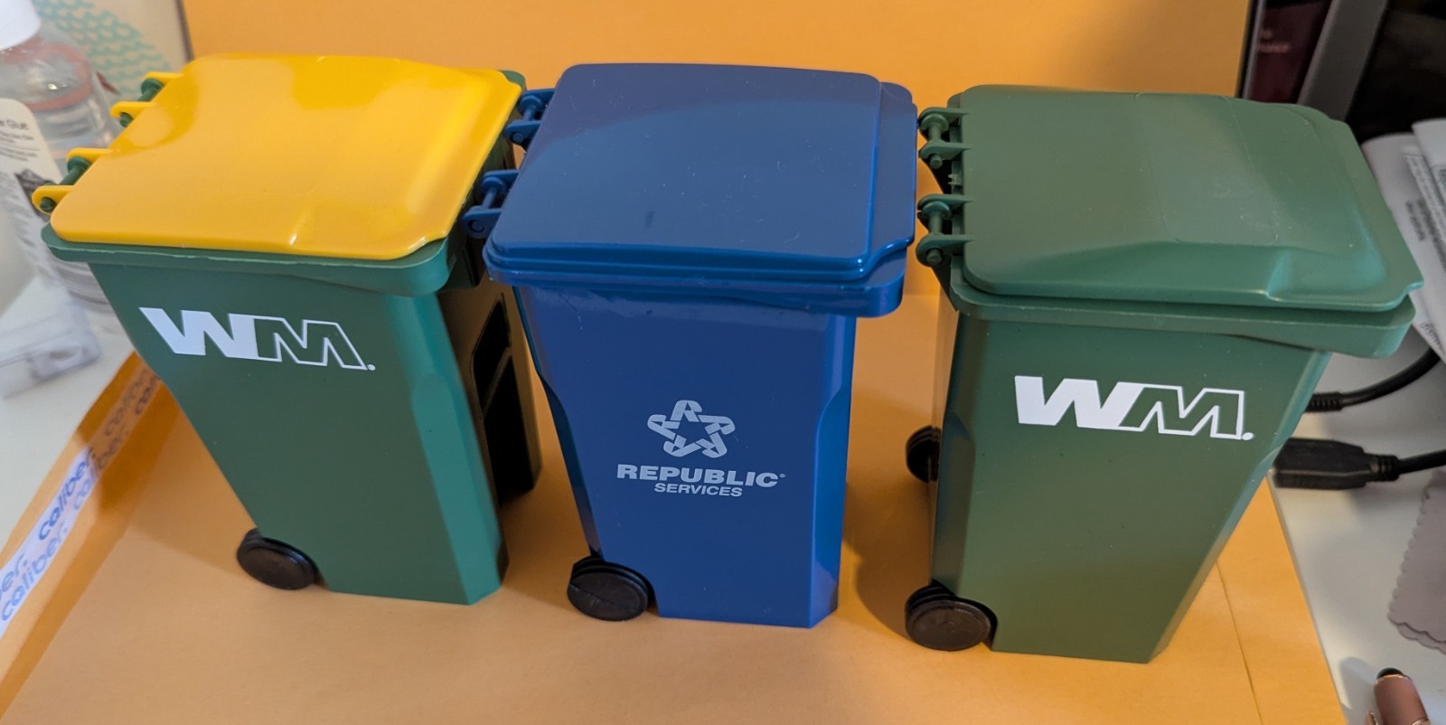 Waste Management Mini Trash & Recycle Can Bin & Republic Services SET OF 3 MINT