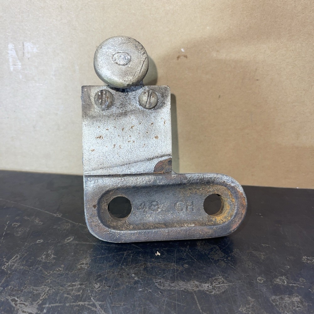 2 1/2HP Waterloo Contract Engine Push Rod Guide Holder Block Hit Miss Engine