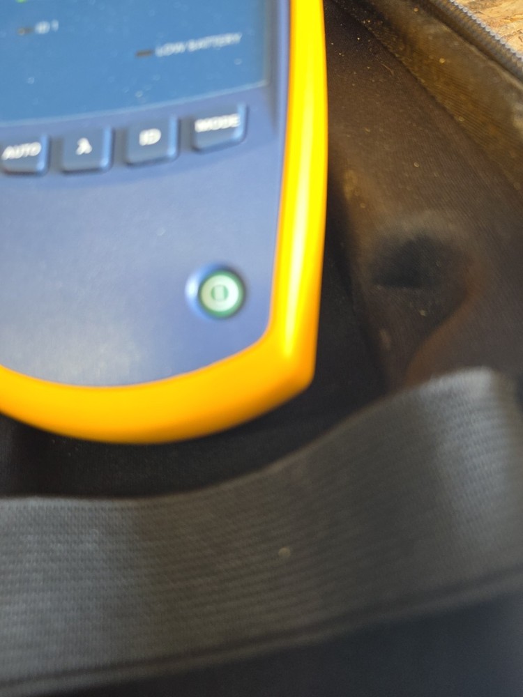 Fluke Networks SimpliFiber Pro Optical Power Meter And 850/1300 Source