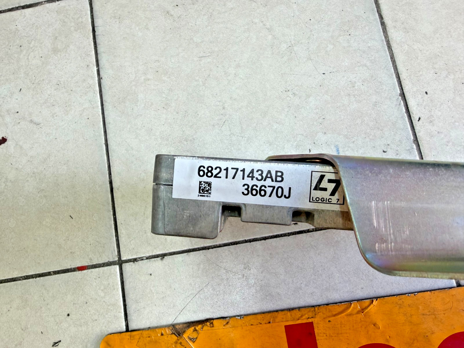 2014 2015 JEEP GRAND CHEROKEE SRT 8 AMPLIFIER HARMAN KARDON OEM 68217143