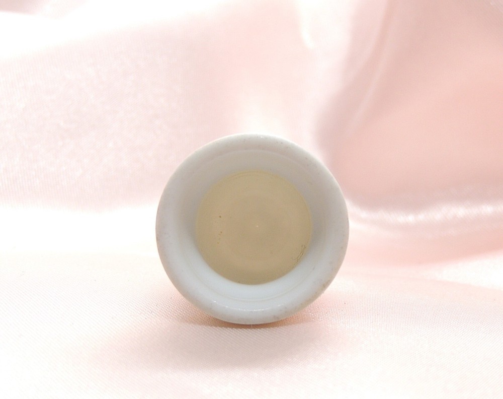Souvenir Porcelain Thimble Kentucky