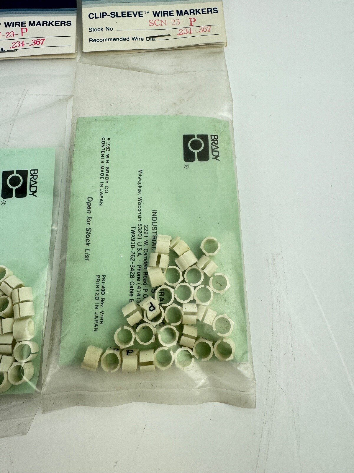 BRADY SCN-23-P CLIP-SLEEVE WIRE MARKERS *LOT OF 4 BAGS*