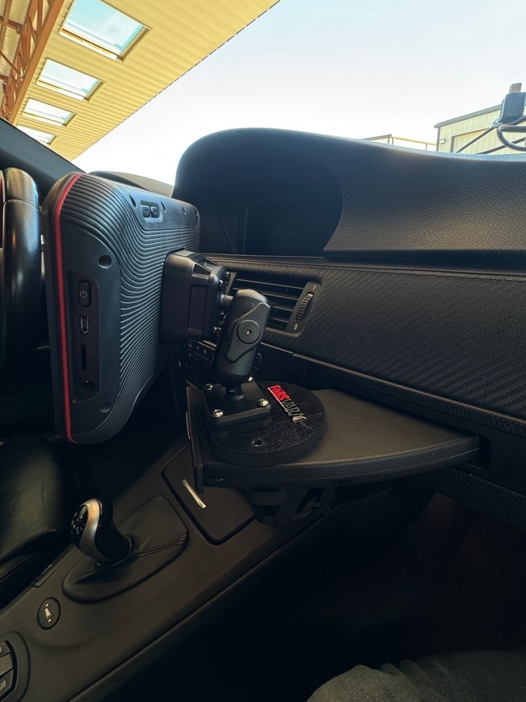 Garmin Catalyst mount for BMW 3 series E9X E90 E91 E92 E93