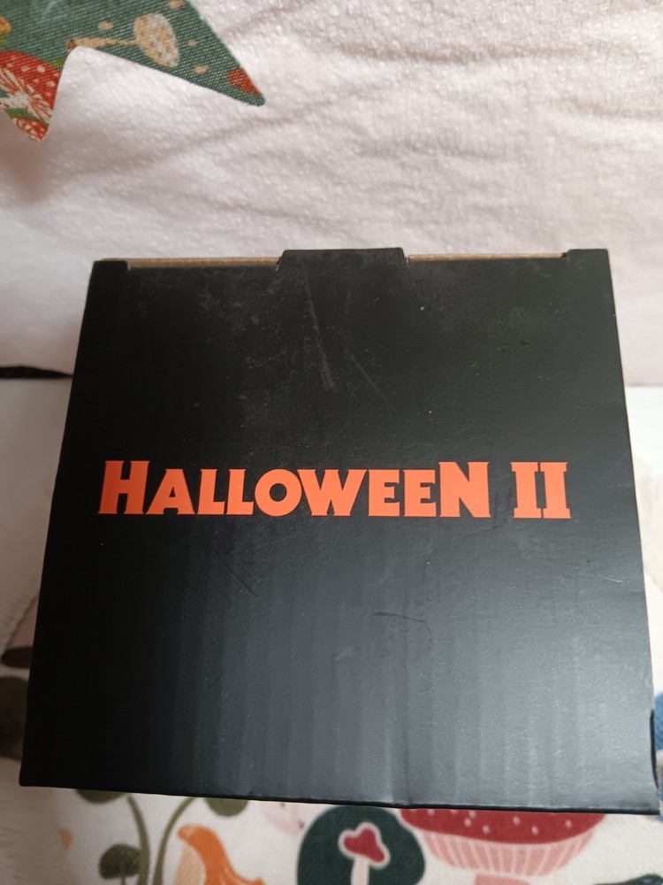 🔥Halloween II Horror Mini Snow Globe BNWT🔥