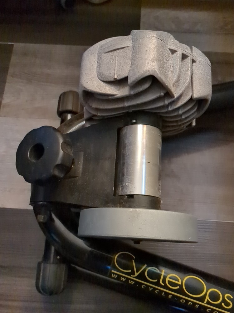 CycleOps FLUID2 Trainer