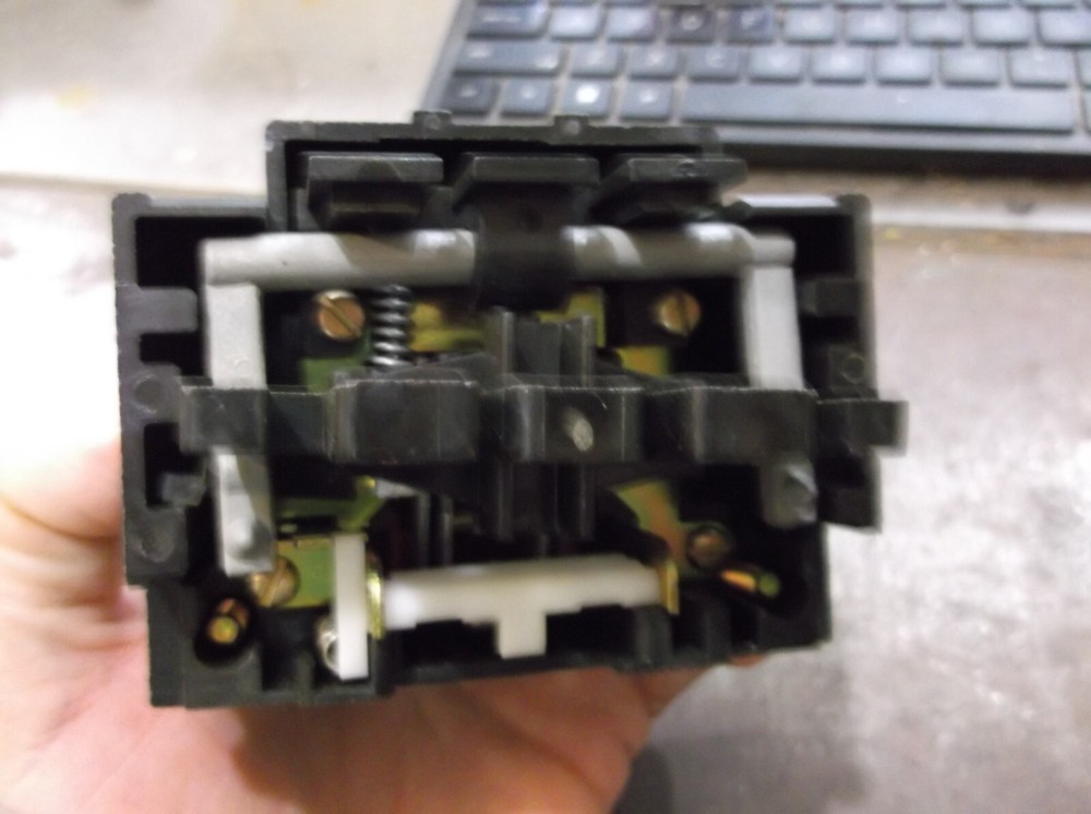 SQUARE D 31085-862-50 MANUAL STARTER PUSHBUTTON ASSEMBLY (WL4-2)