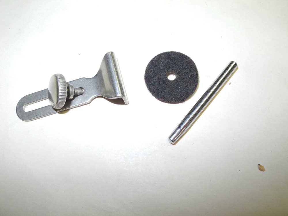 VINTAGE SINGER SEWING MACHINE BACK CLAMP ACCESSORY KIT, TOP CONDITION, NICE