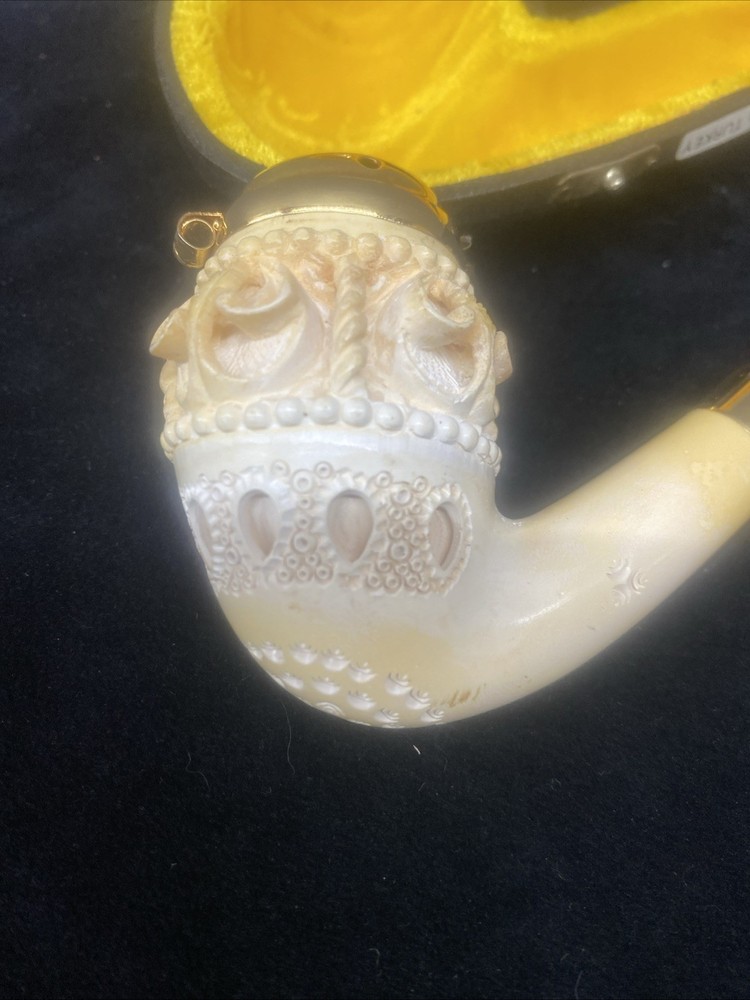 Ural Pipe Vintage With Case White Carved Pattern With Case Read Details