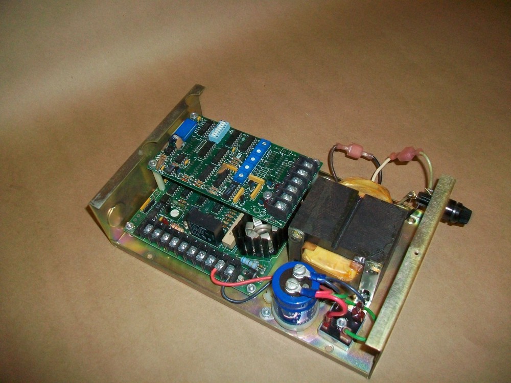 INDUSTRIAL DEVICES ELECTRIC CYLINDER CONTROL D2301   USED
