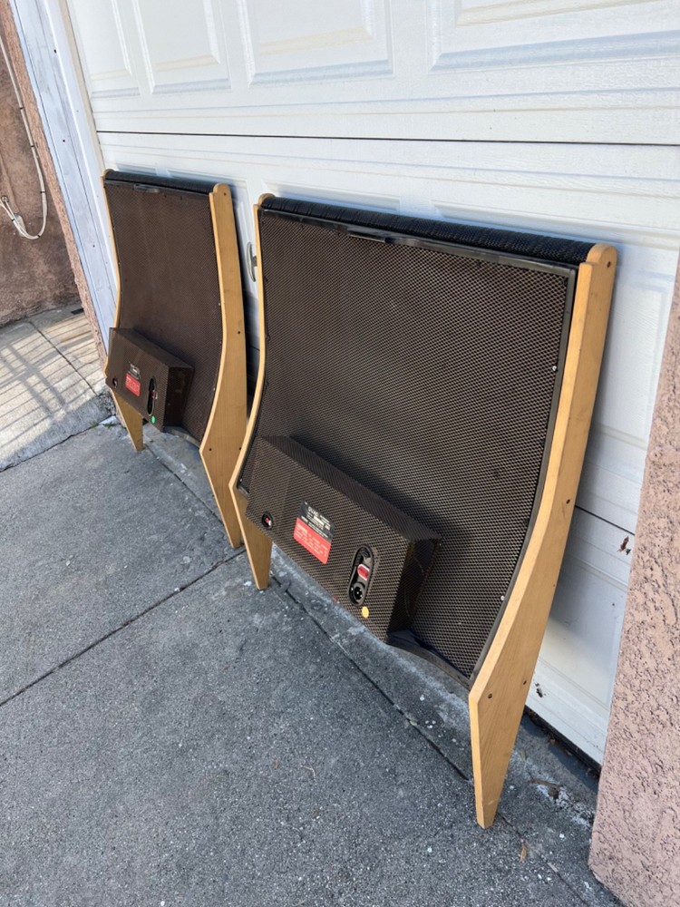 THE QUAD ELECTROSTATIC SPEAKERS