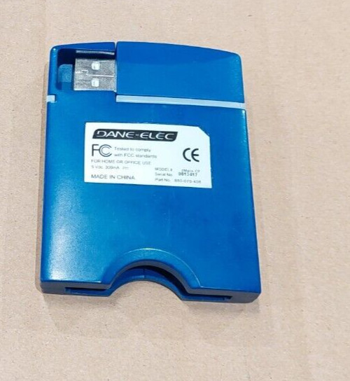 Dane-Elec CompactFlash CF Card Reader USB ZMATE CF 680-070-408 Flip Action