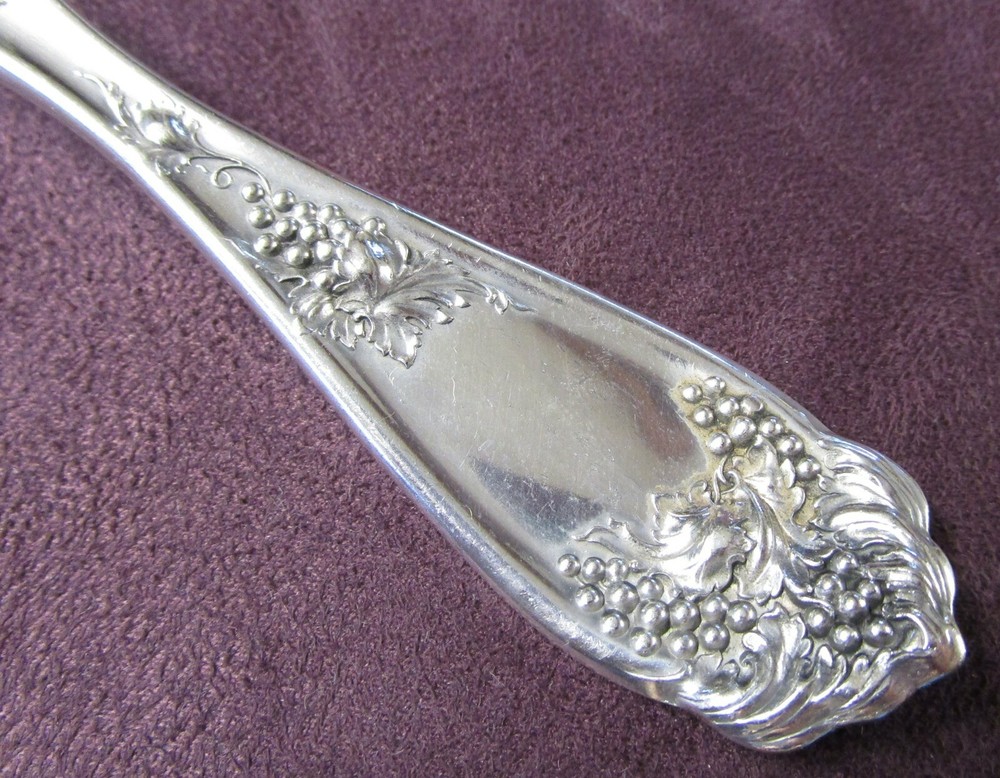CRAWFORD 1913 Serving Fork Grape Motif Silverplate No Monogram