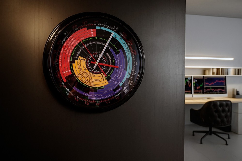 24-Hour Wall Clock “World Stock Exchanges”–A Unique Gift for traders