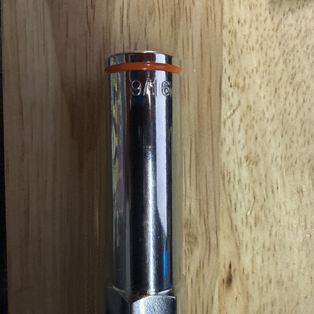 KLEIN TOOLS 6-in-1 Multi-Nut Driver used