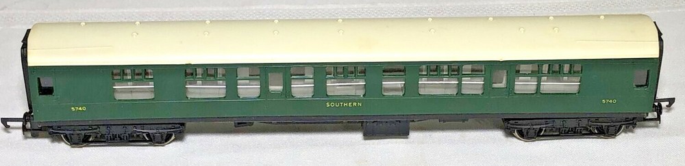 Hornby Railways Passenger Coach