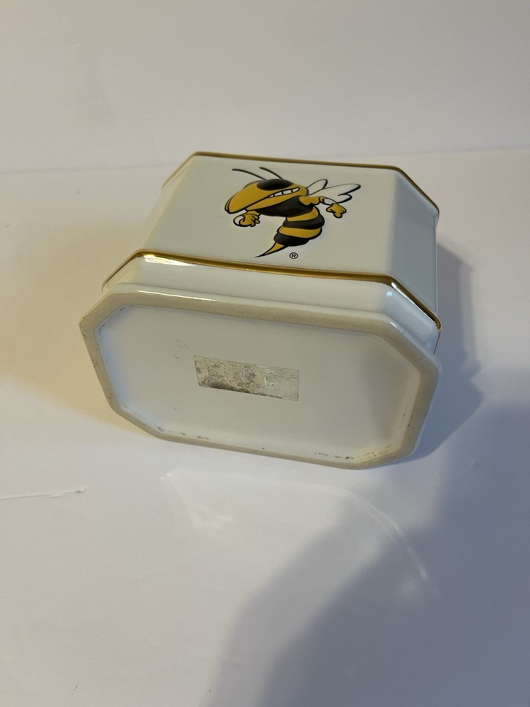 Ga Tech Bee Logo toothbrush holder