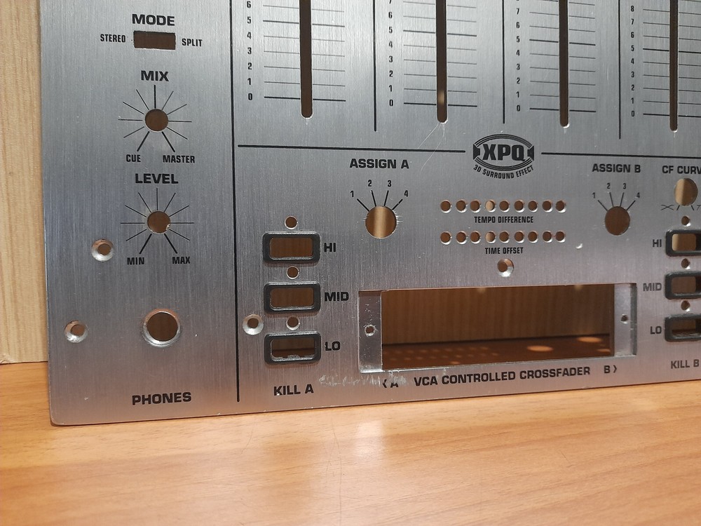 Behringer DJX700 faceplate 1