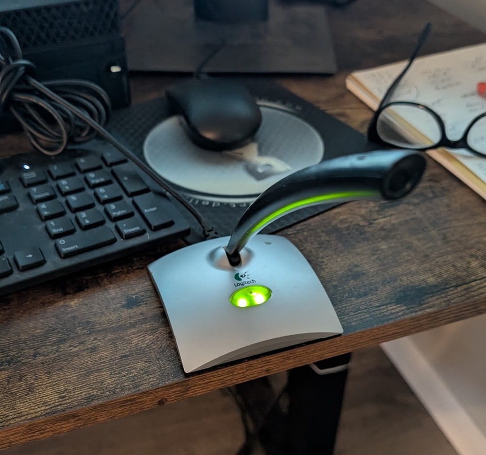 Logitech USB Desktop Microphone Plug and Play. Tested Works