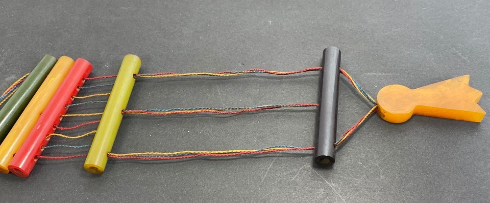 Bakelite String Puzzle Game Optical Illusion Rare Vintage