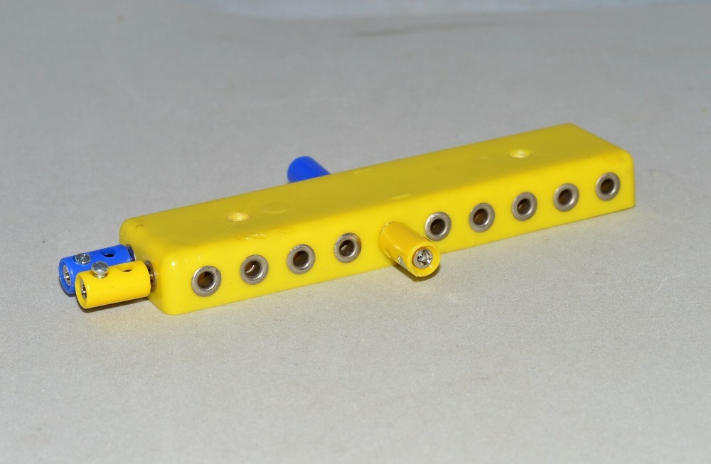HO N Z Scale Yellow 10 Socket Distributor Plate