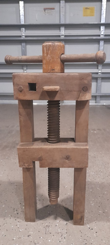 Vintage Woodworking Vise Tool Bench  Tool !!