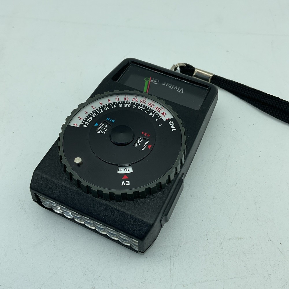Vivitar 35 Selenium Cell Exposure Meter Light Meter with Original Case & Strap