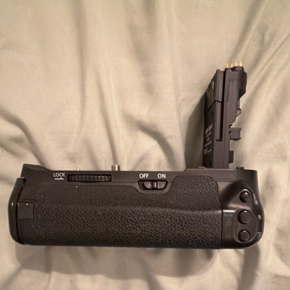 DBK Battery Grip for Canon EOS 60D Vertical Shooting Shutter Release Controls