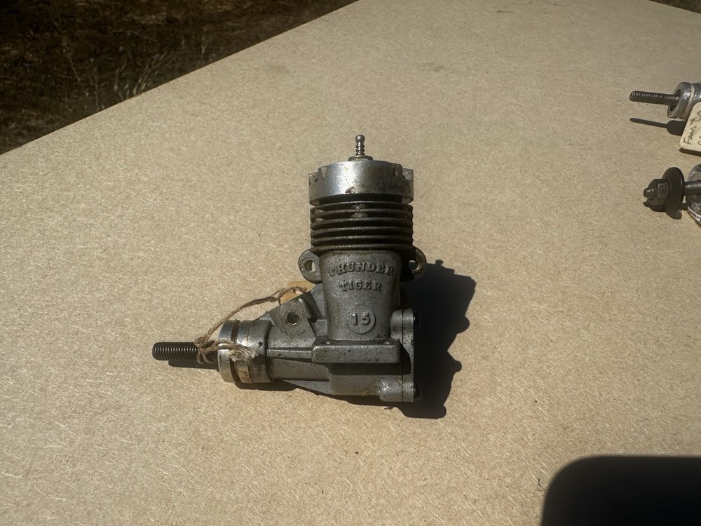 Thunder Tiger 15 Model Airplane Engine