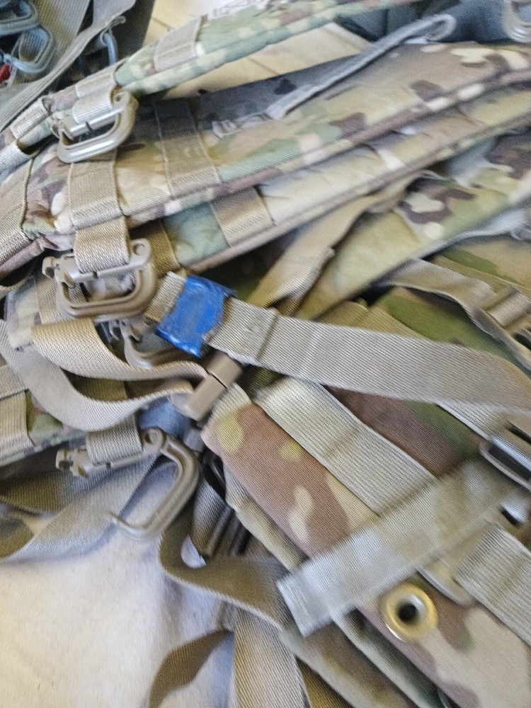US Military Issue Multicam MOLLE II Hydration System Carrier Used