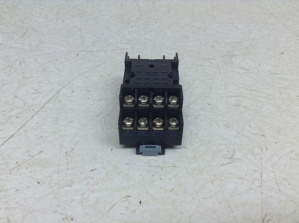 Finder 94.44 Relay Base 9444