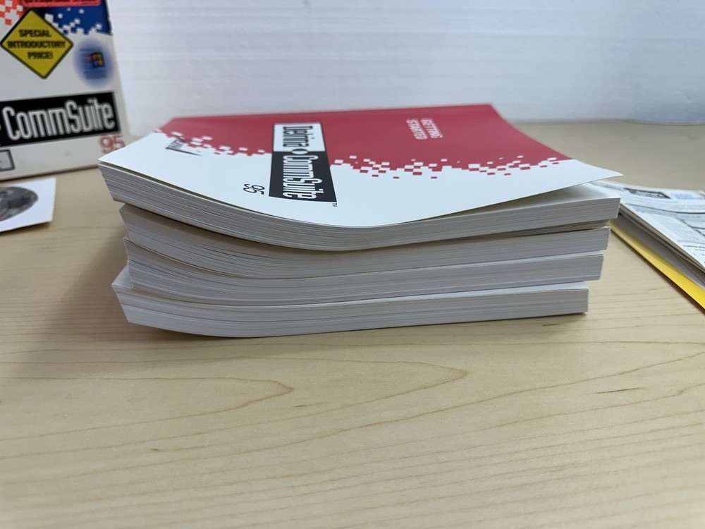 Delrina Commsuite The Complete Communications Solution For Windows 95 Used