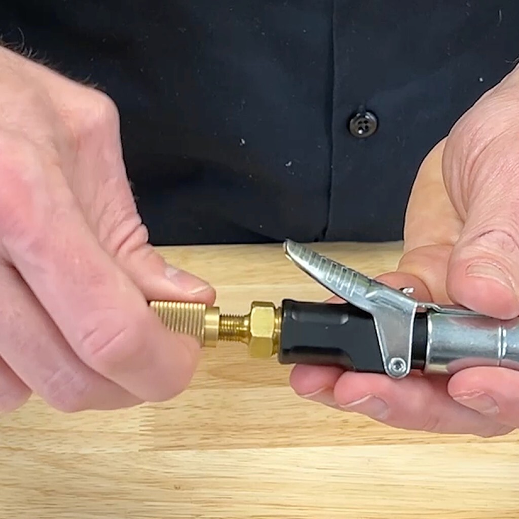 LockNFlate Tire Inflator Adapter 1/4 NPT (m) to Schrader Valve (m) - USED