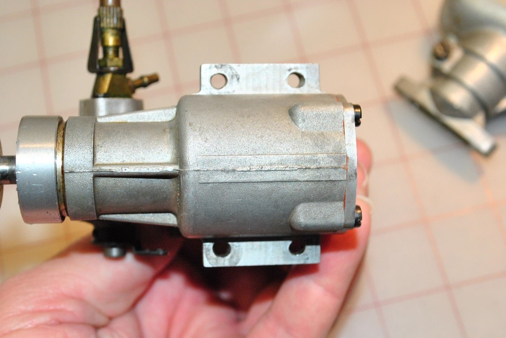 SuperTigre GS 40 Ring Rc Airplane Engine with muffler. Nice!