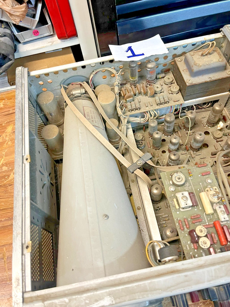 HP Hewlett-Packard Oscilloscope Model 120B - Powers on but untested.