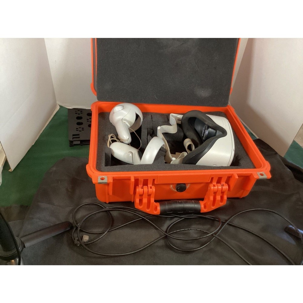 Meta Oculus Quest 2 with impact resistant case, 128g, complete