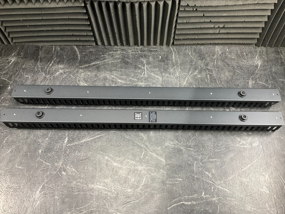 Tripp Lite SmartRack Vertical Cable Manager SRCABLEDUCTVRT ✨🔥✨NEW!✨🔥✨