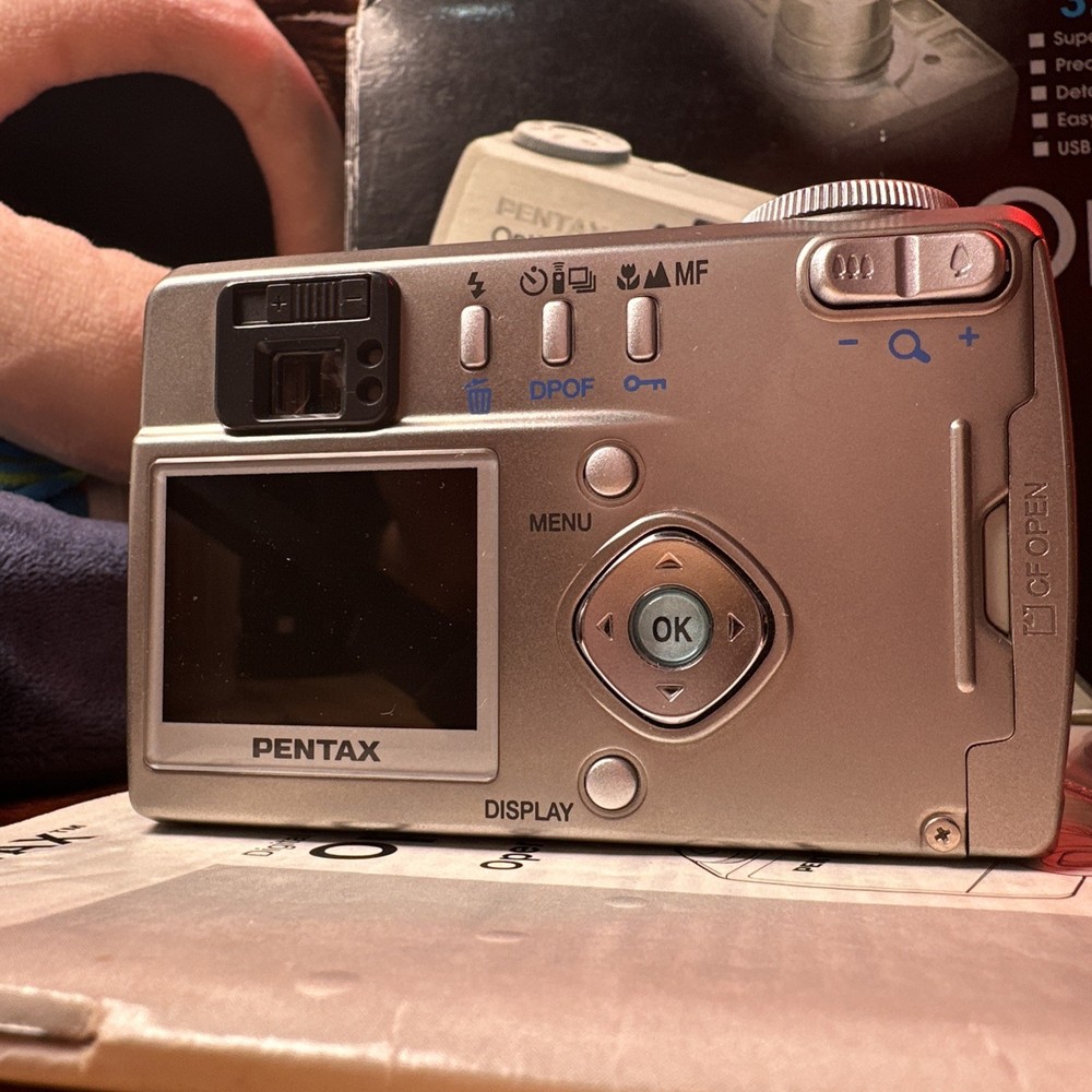 PENTAX Optio 330 3.34MP Digital Compact Camera Charger & Battery Tested working